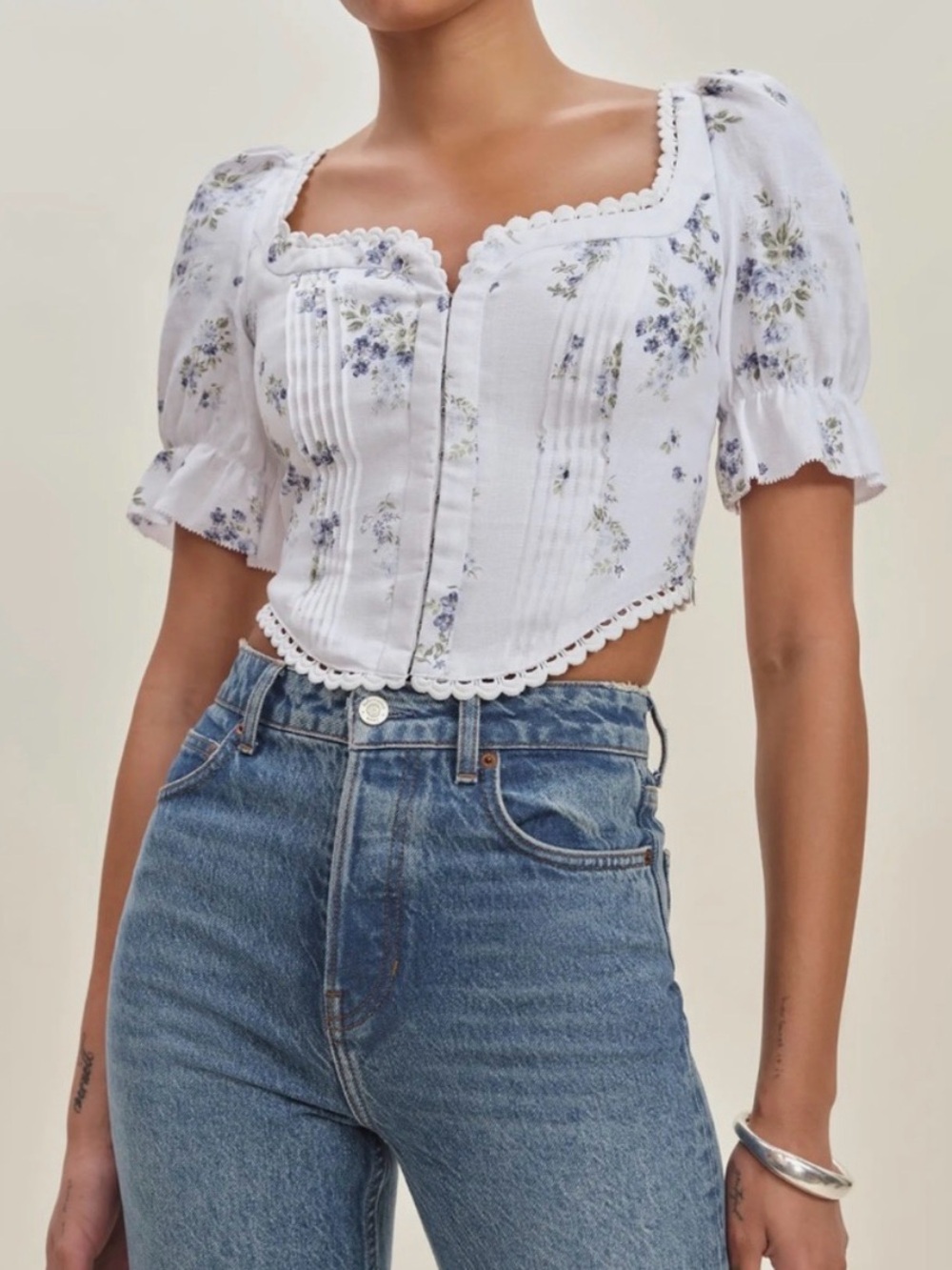 Reformation Simmie Linen Top in Floral
Linen Size 12 - Picture 3 of 13
